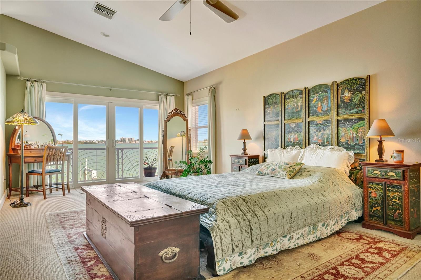 THREE PALMS POINT - Residential