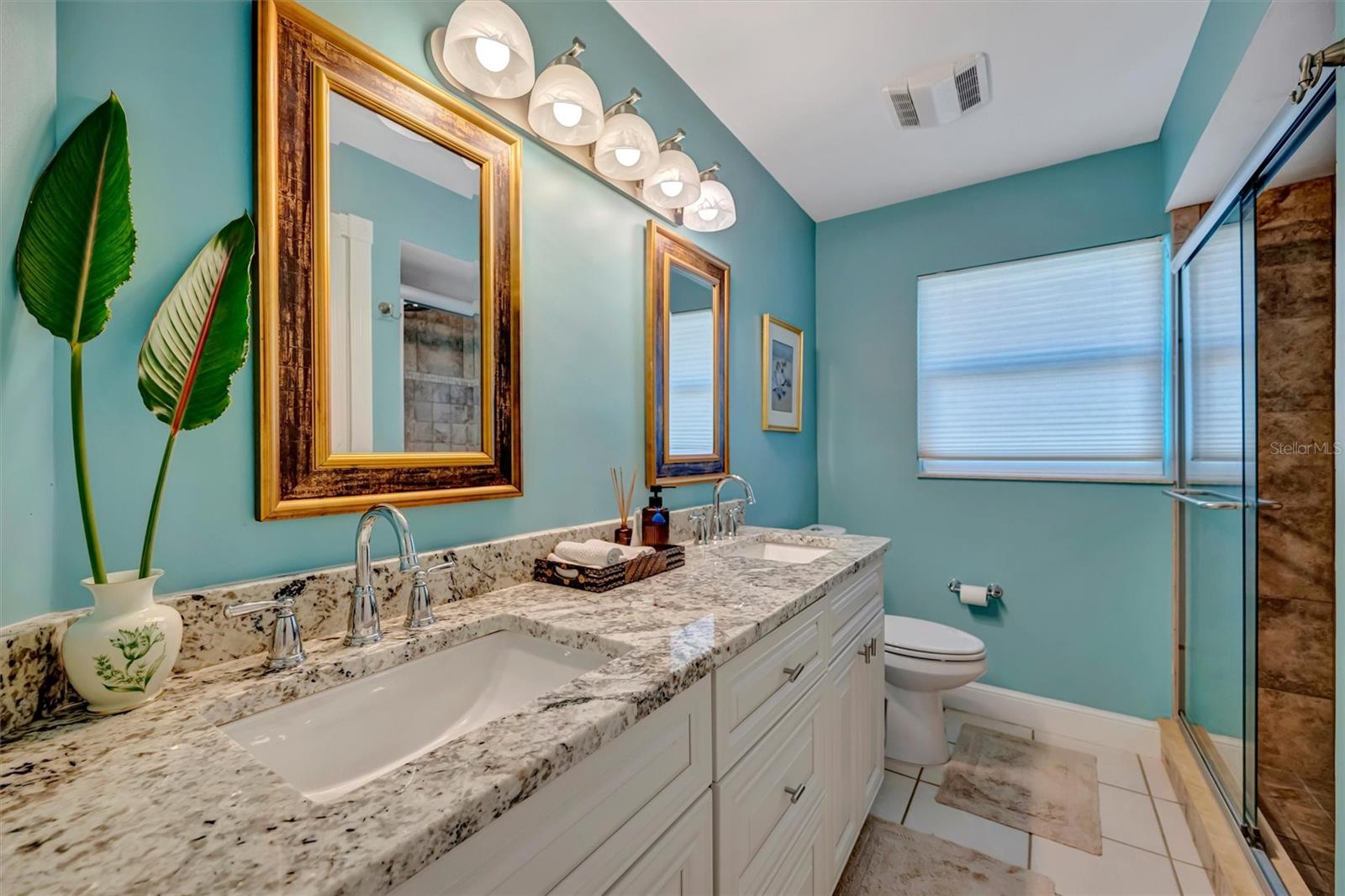 THREE PALMS POINT - Residential