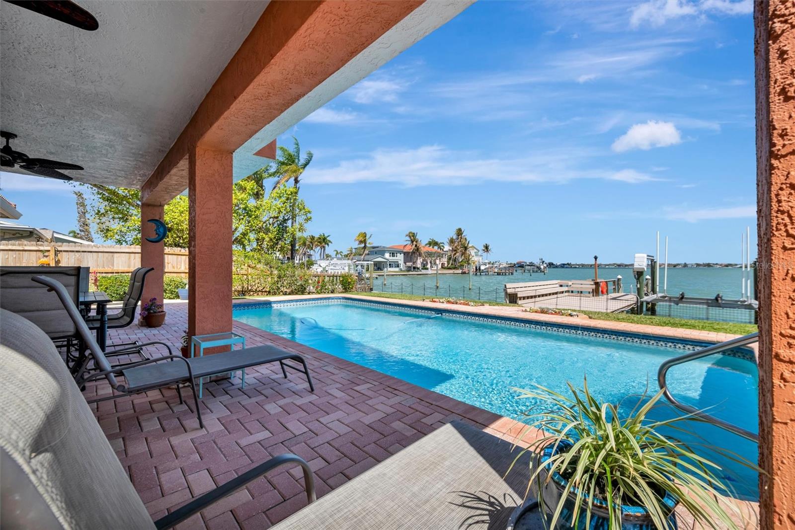 THREE PALMS POINT - Residential