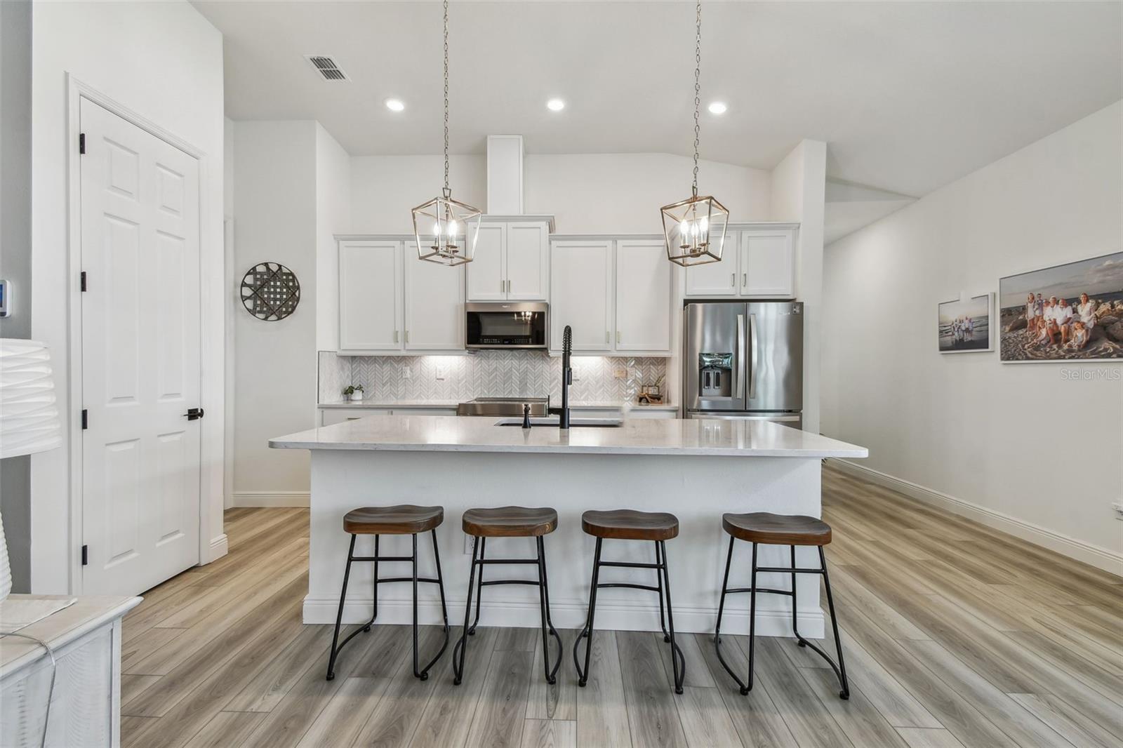 9577 SANDY BLUFFS CIRCLE