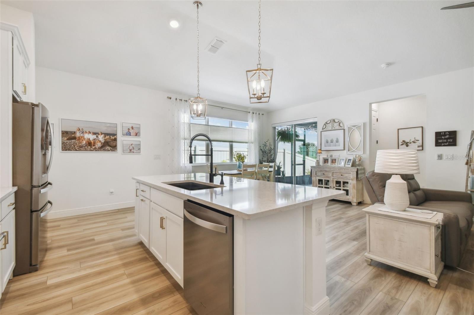 9577 SANDY BLUFFS CIRCLE