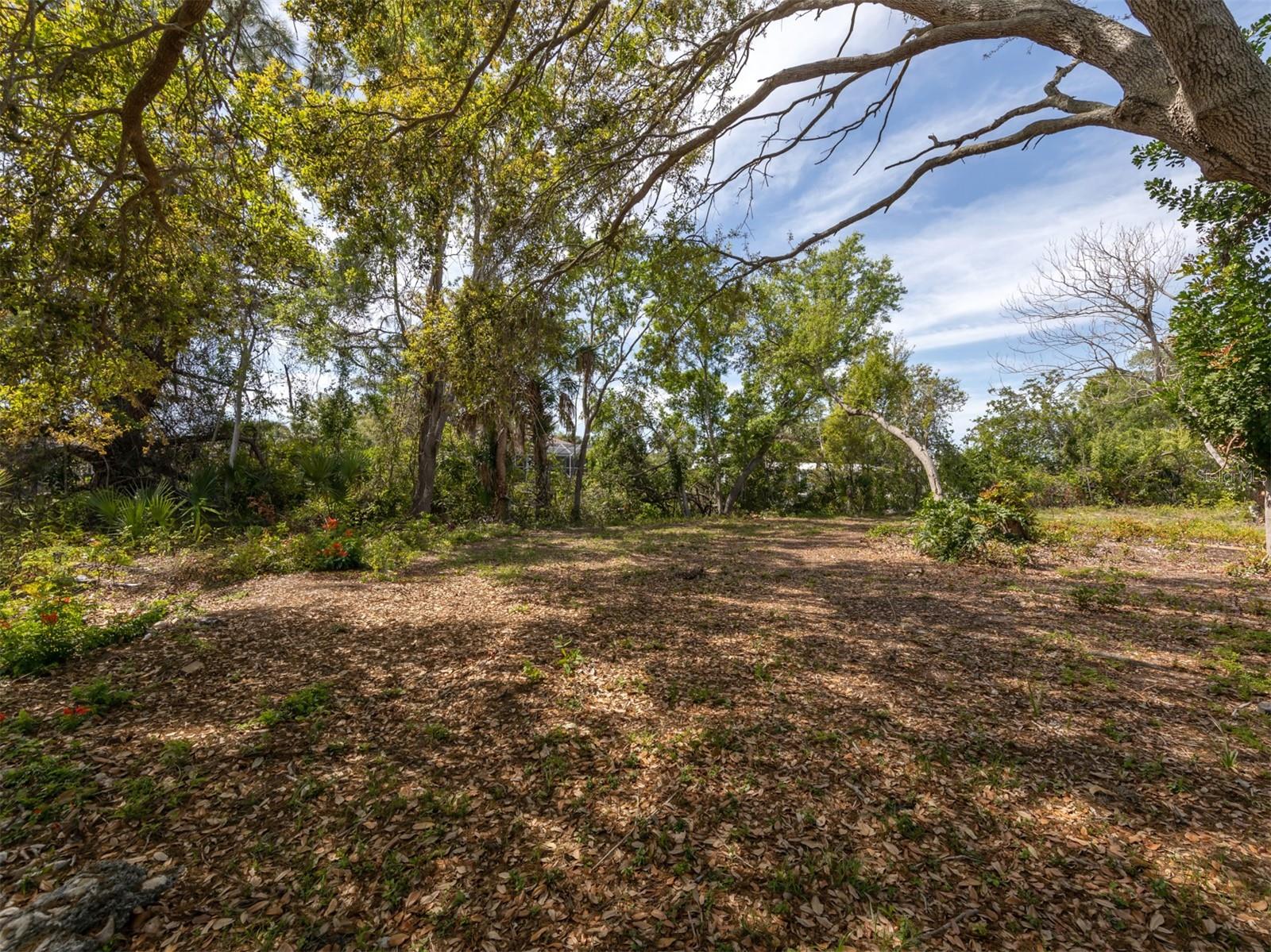NOKOMIS ACRES AMD - Land
