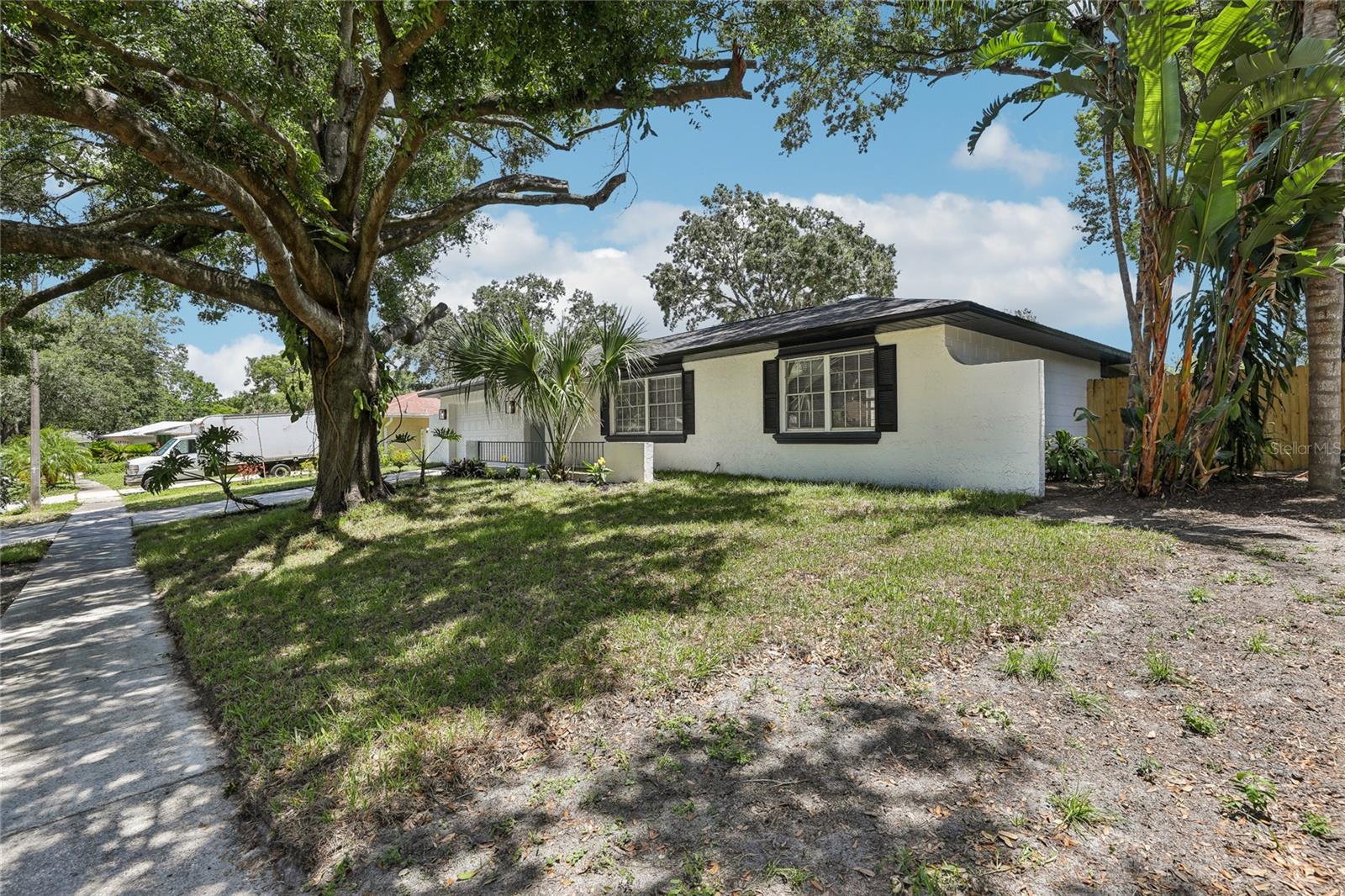641 PEACHWOOD DRIVE