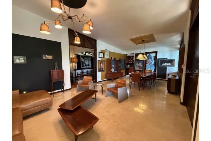 BEVERLY HILLS - Residential