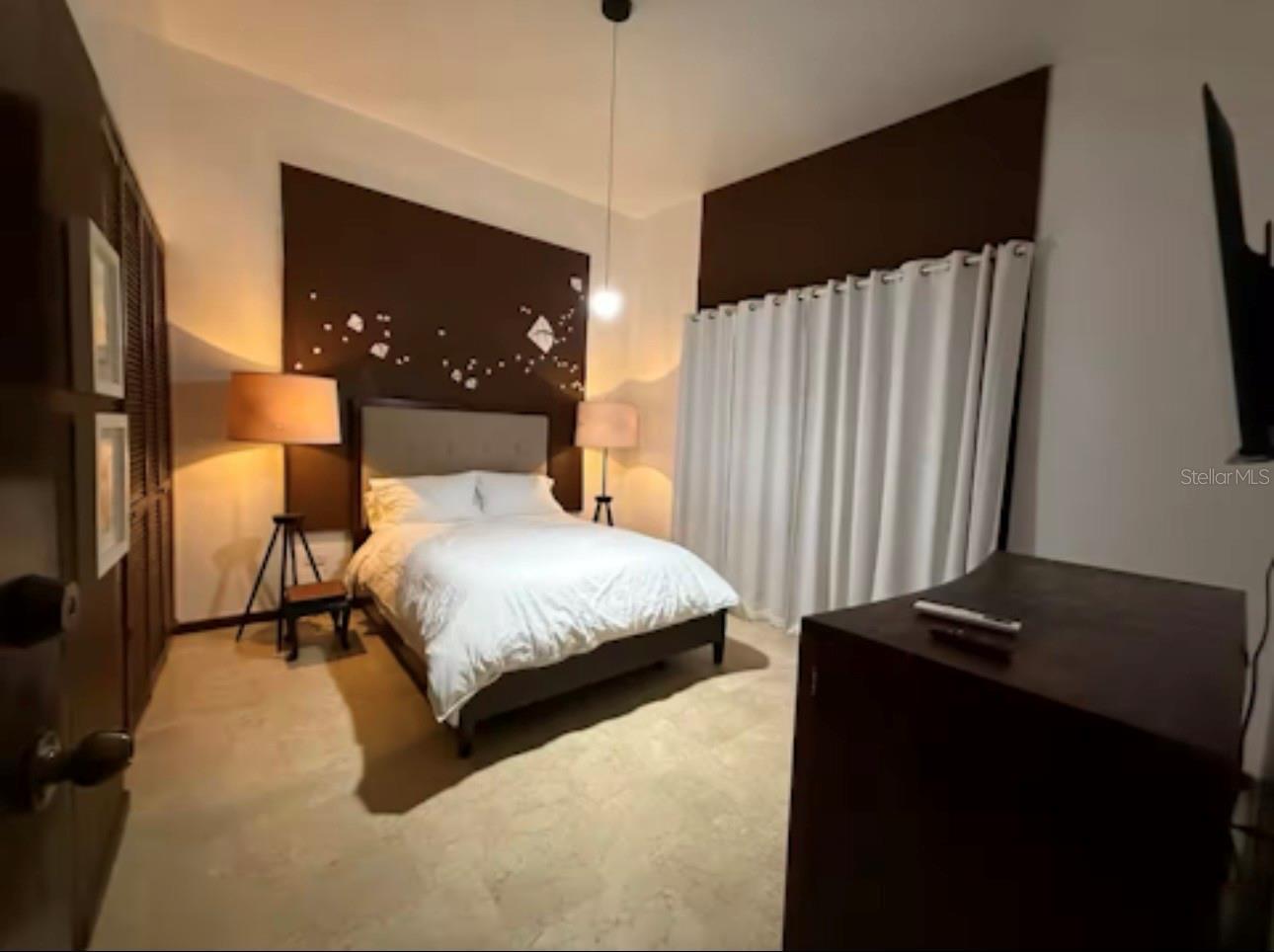 BEVERLY HILLS - Residential