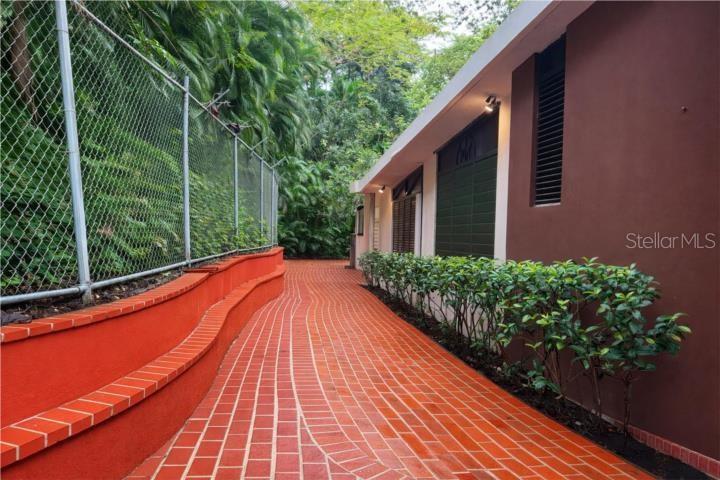 BEVERLY HILLS - Residential