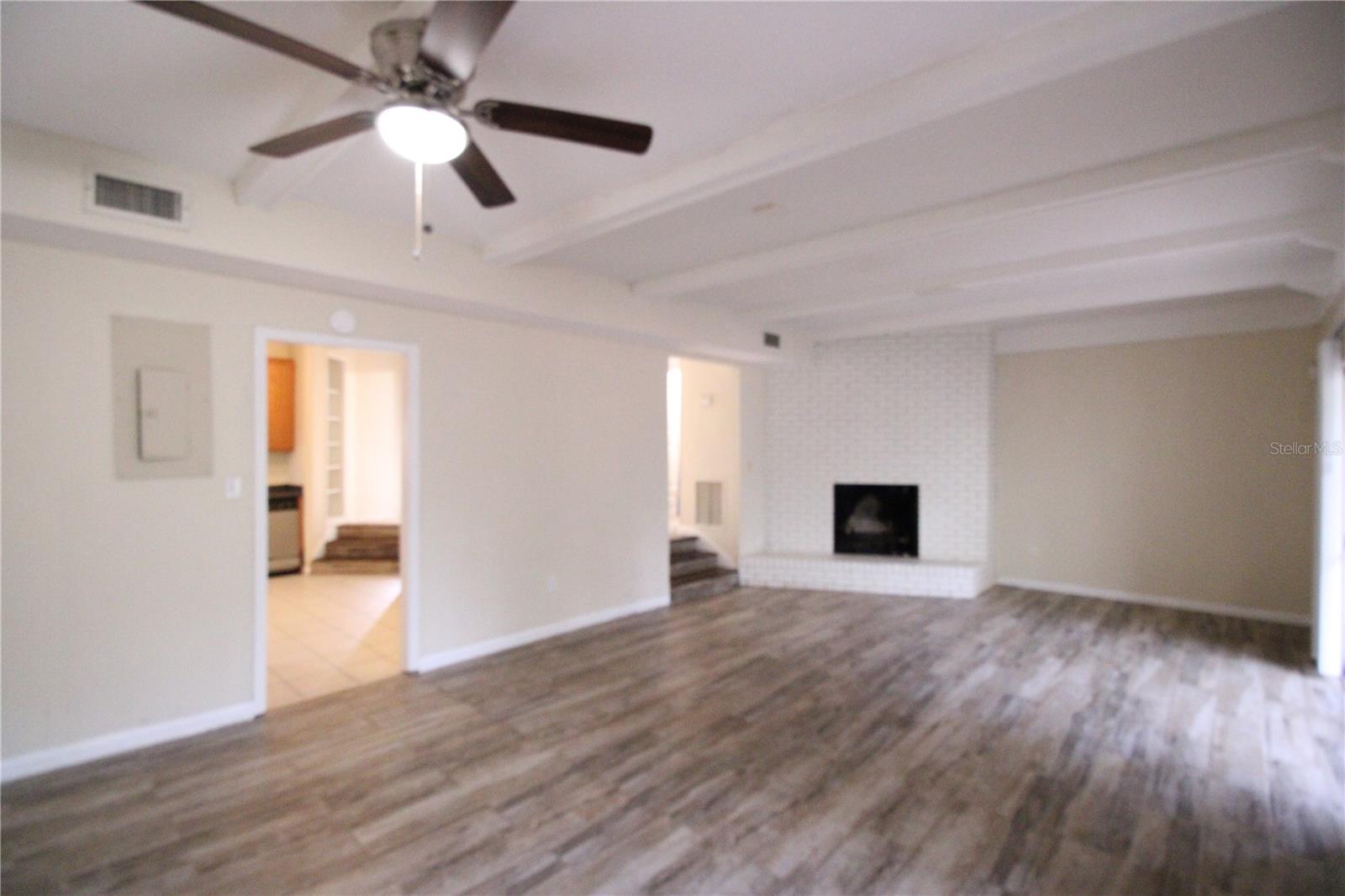 HAWTHORNE RESERVE - Residential Lease