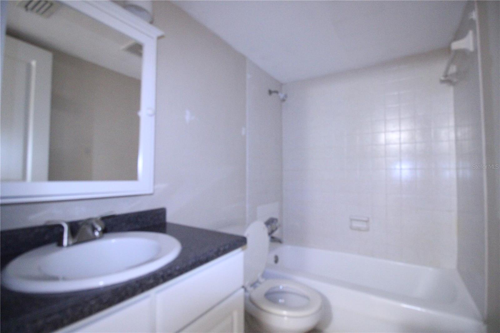 HAWTHORNE RESERVE - Residential Lease