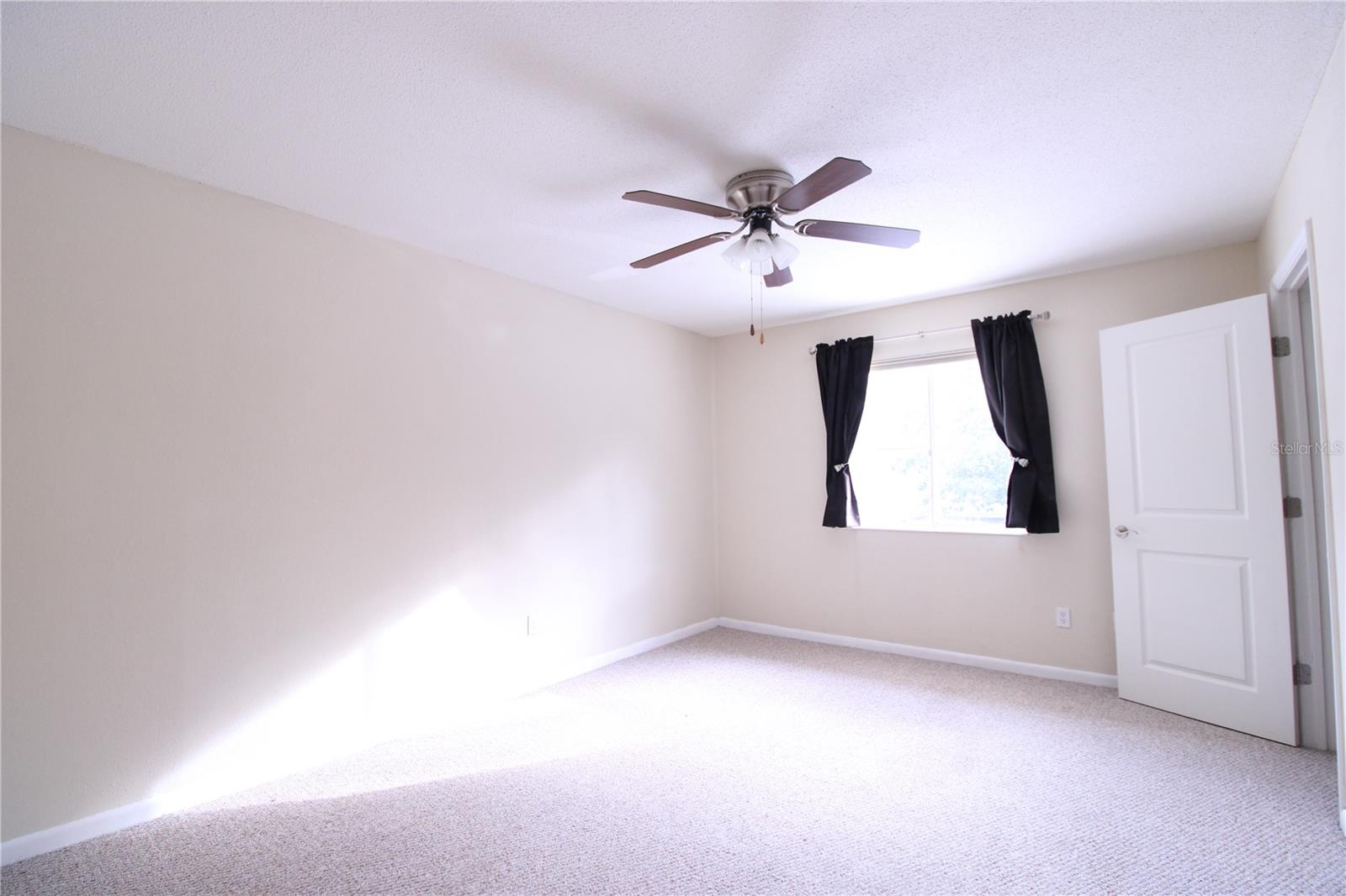 HAWTHORNE RESERVE - Residential Lease