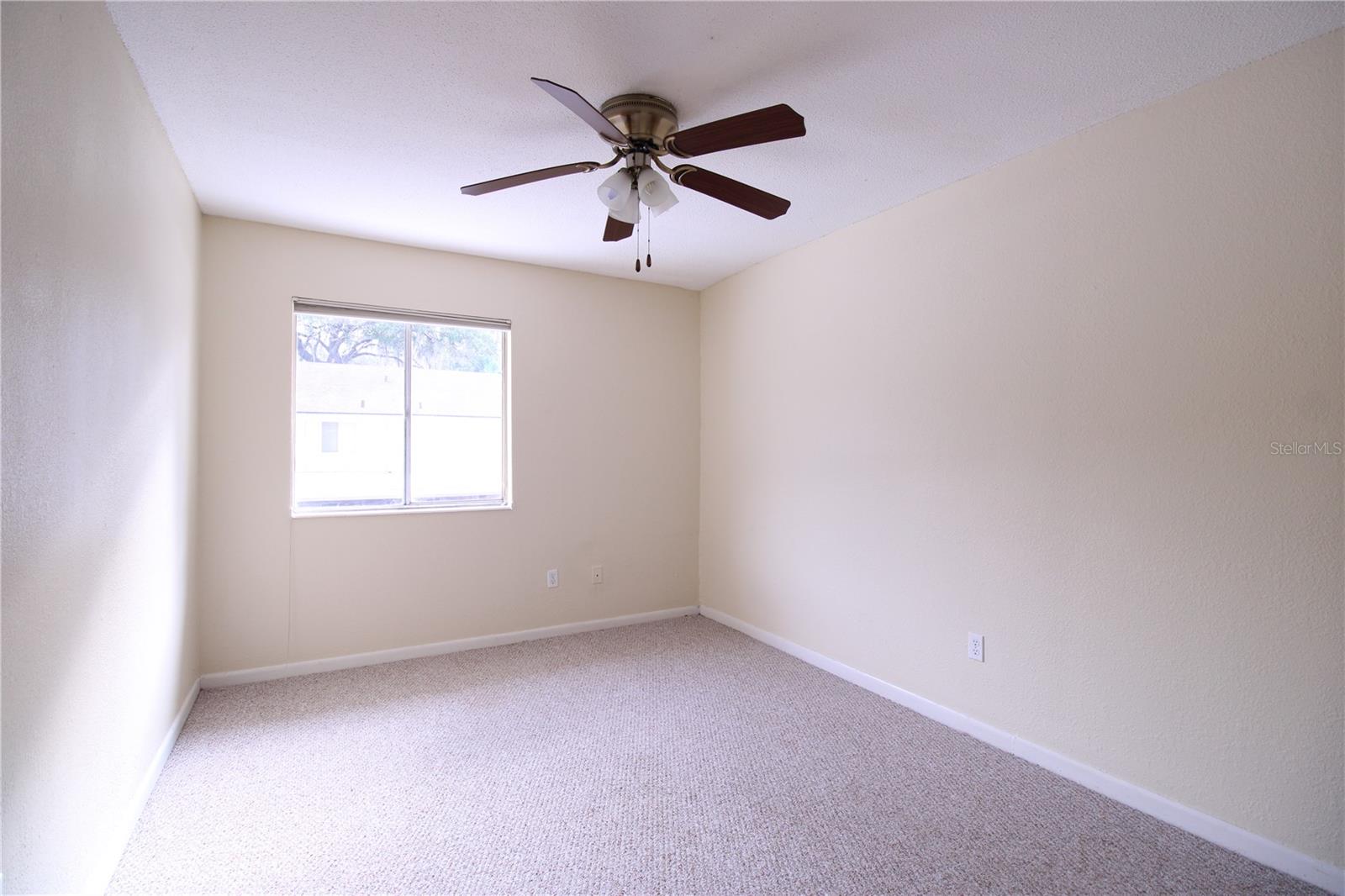 HAWTHORNE RESERVE - Residential Lease