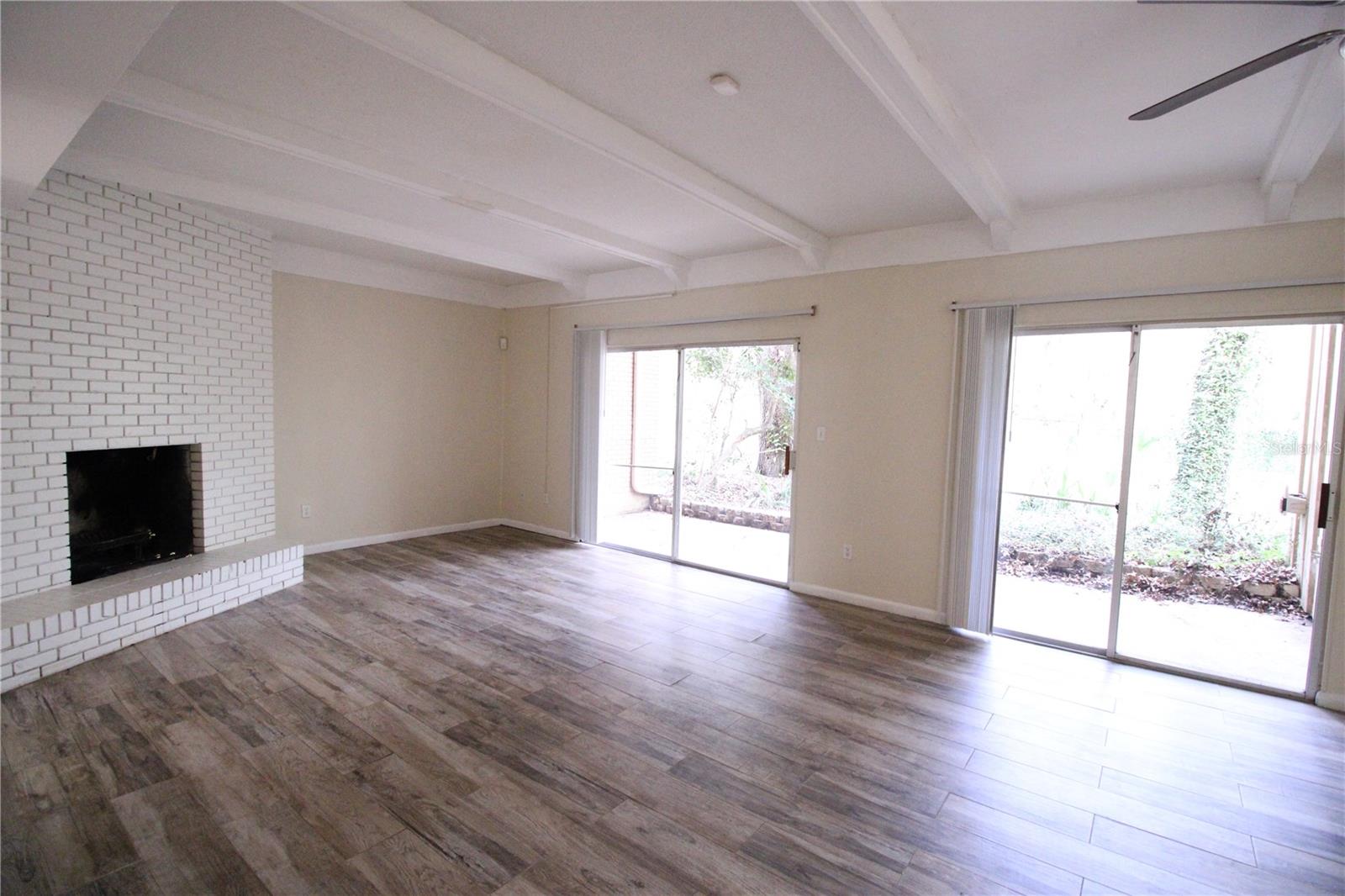 HAWTHORNE RESERVE - Residential Lease