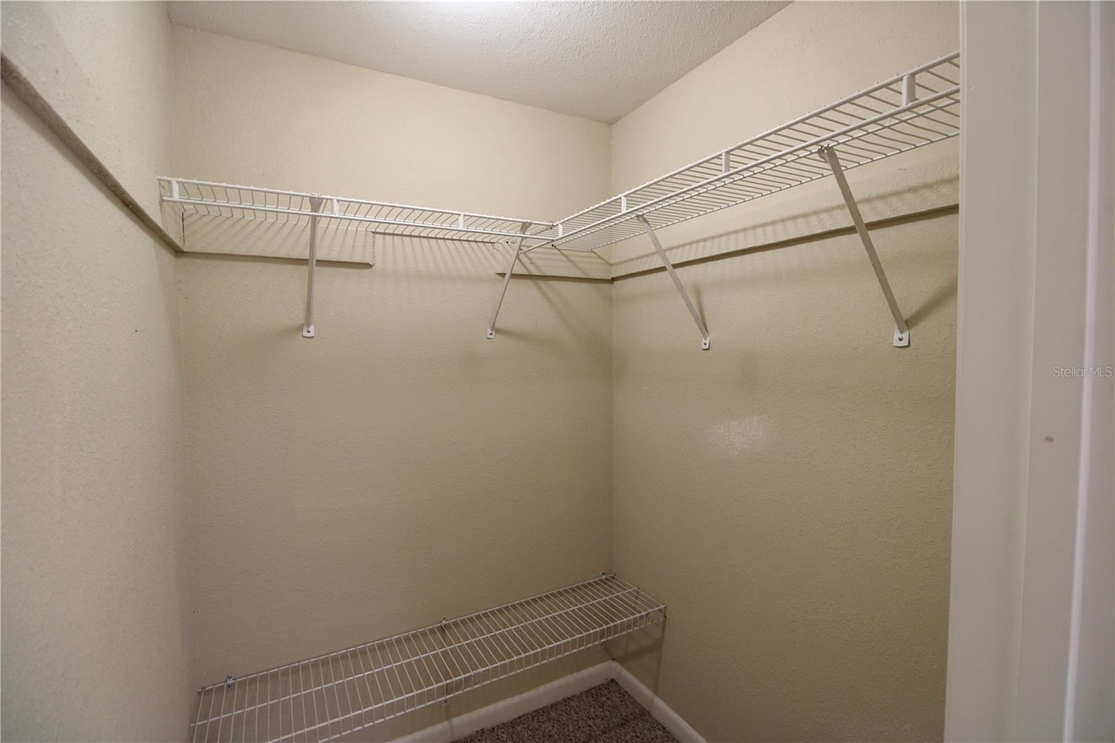 HAWTHORNE RESERVE - Residential Lease