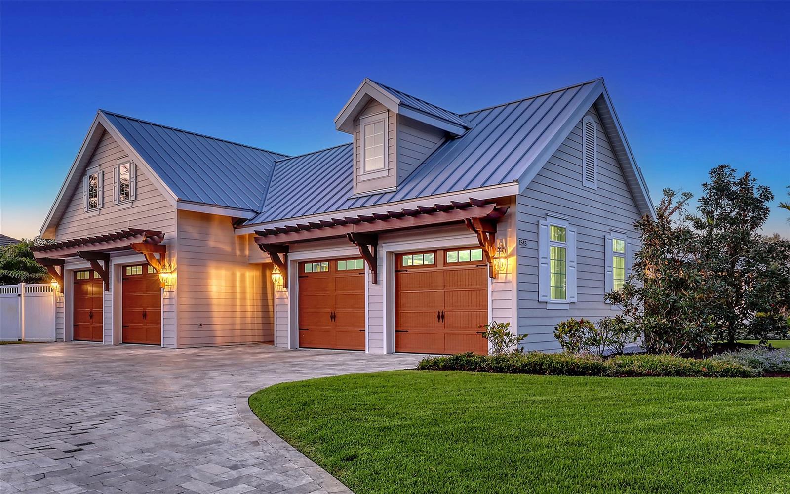 1543 EASTBROOK DRIVE