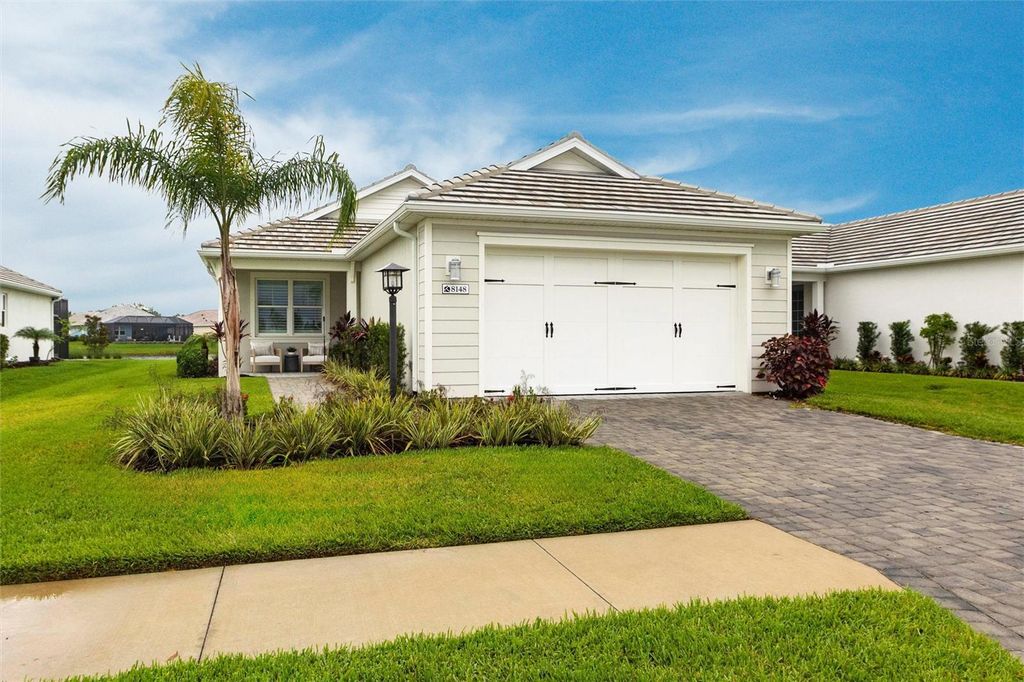 Photo of 8148 Sternway Road, Sarasota, FL 34240 (MLS # A4654559)