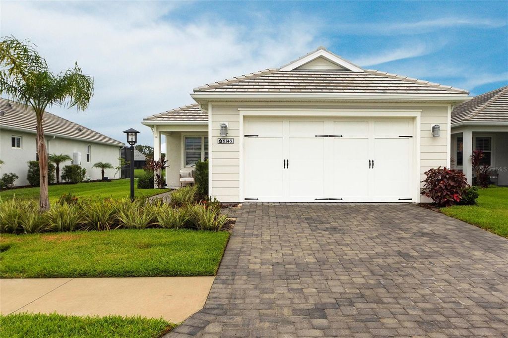 Photo of 8148 Sternway Road, Sarasota, FL 34240 (MLS # A4654559)