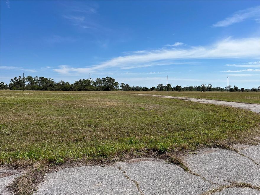 Investment and development opportunity. Buildable 10,000 sq ft corner lot located in the growing Rotonda Villas community with a $150 annual HOA payment. Ideal for a single residence. Public water is available.Conveniently located minutes from Boca Grande beaches, shopping, dining, Coral Creek Airport, and the Boca Grande Sandbar.