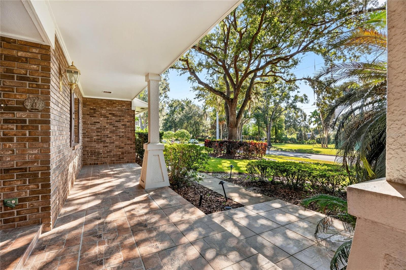 KINGS ROW - Residential