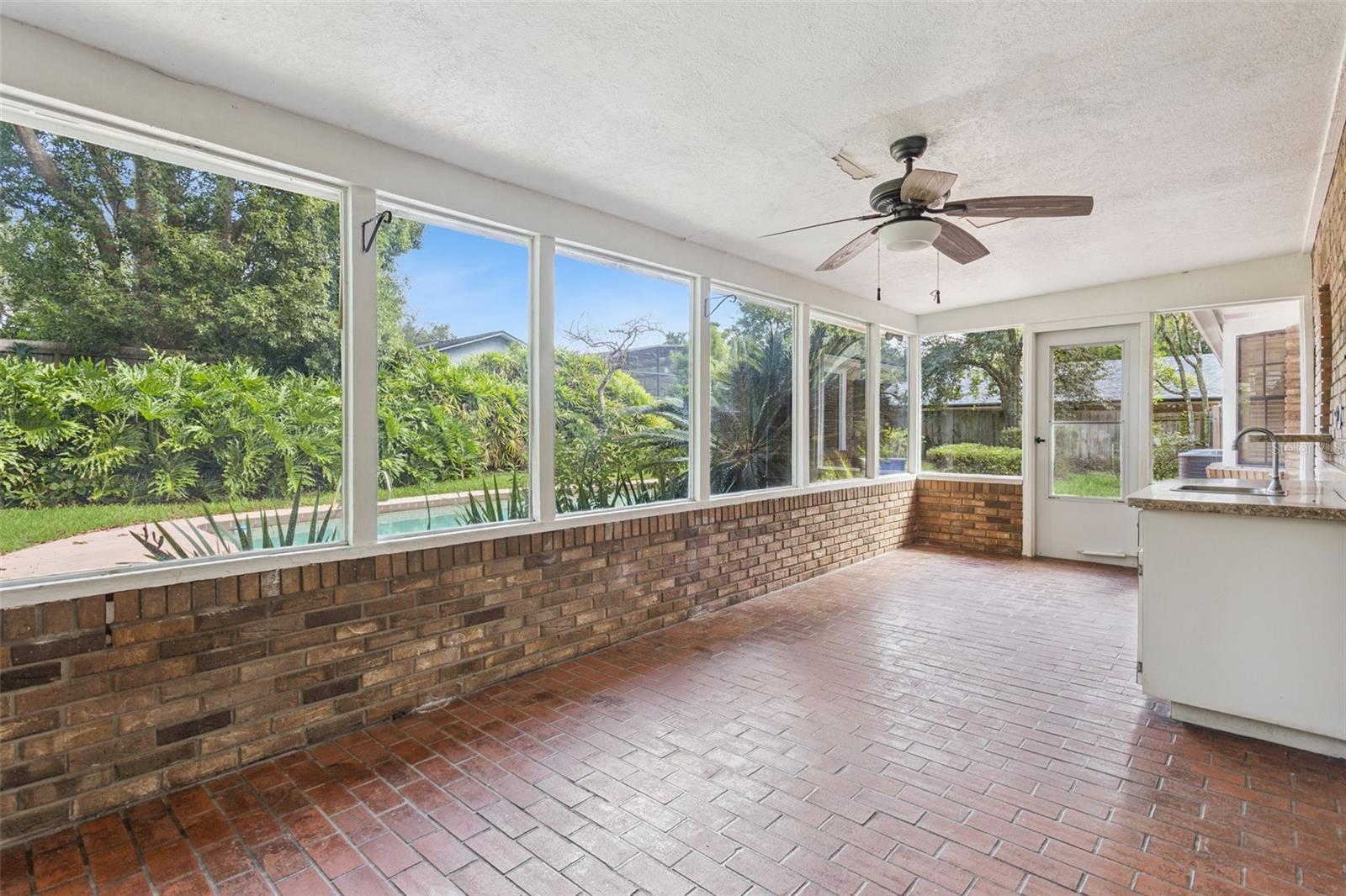 KINGS ROW - Residential