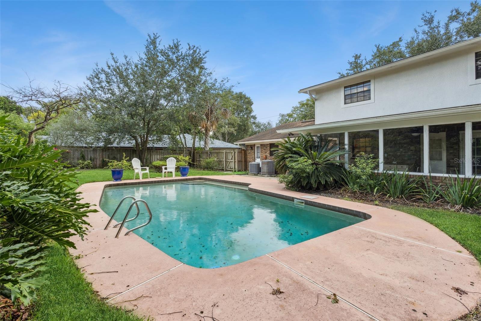 KINGS ROW - Residential