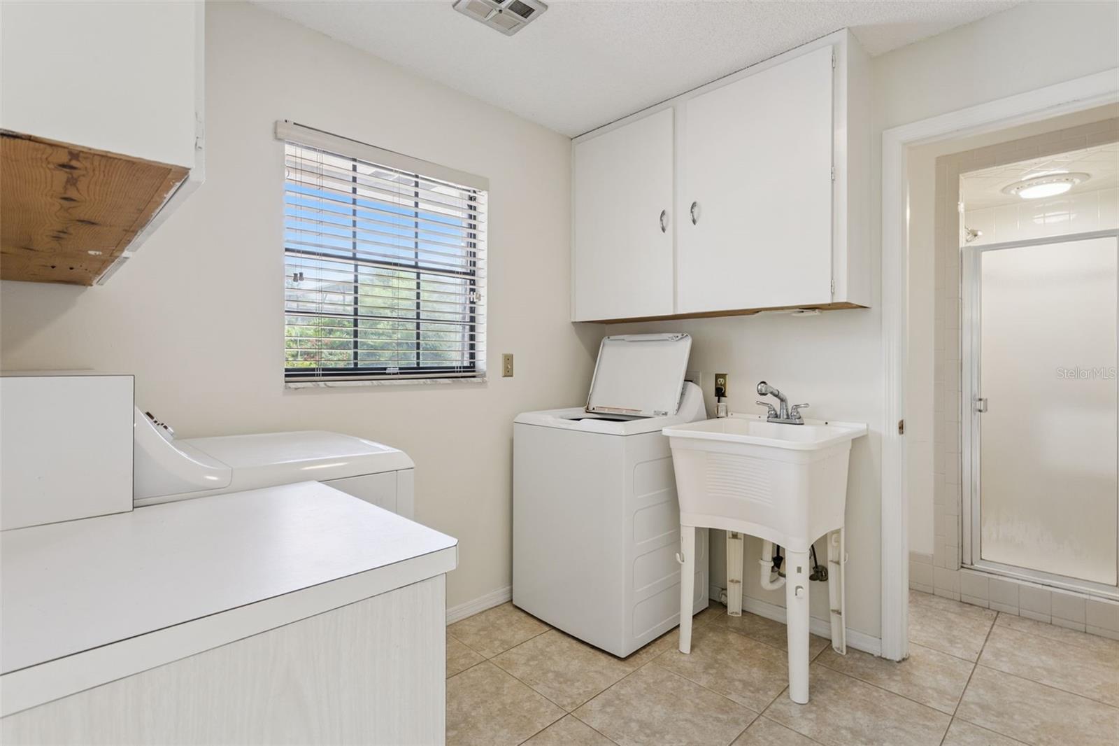 KINGS ROW - Residential