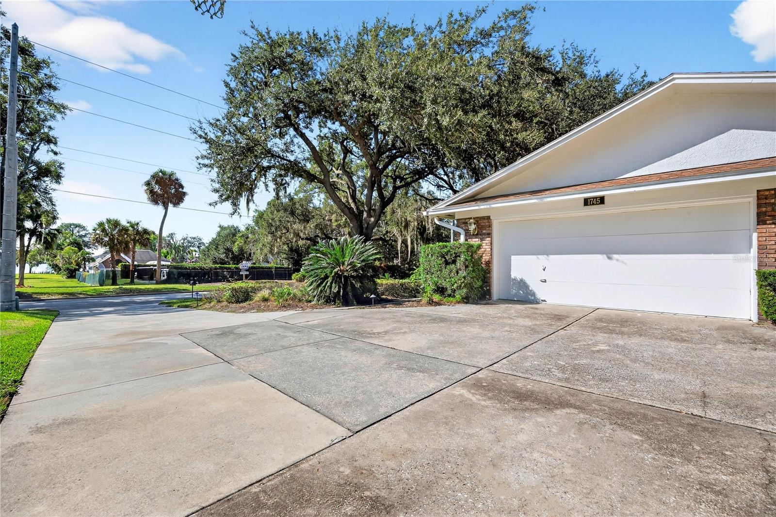 KINGS ROW - Residential