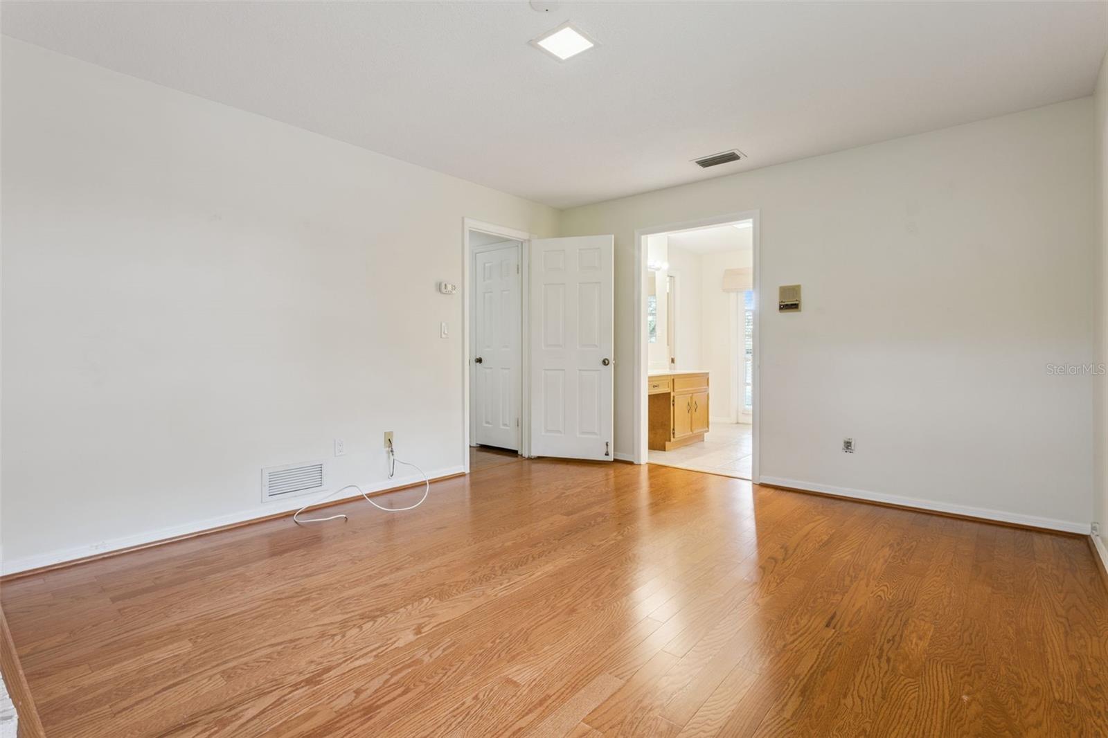 KINGS ROW - Residential