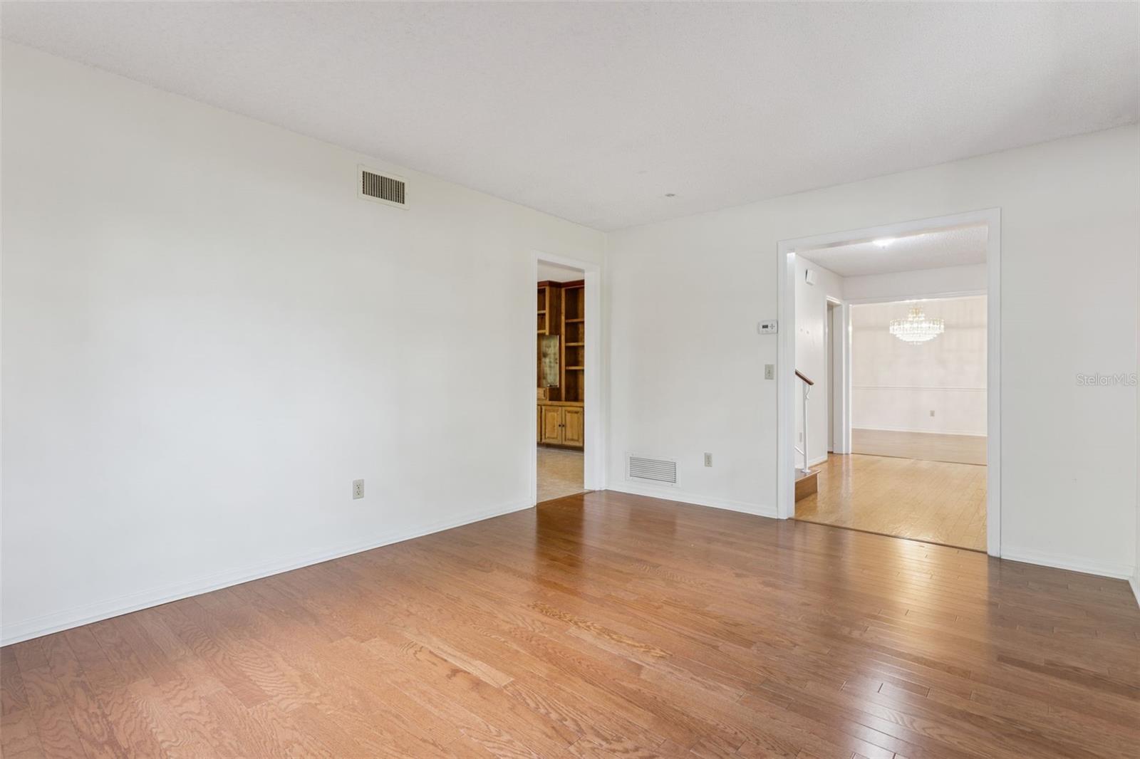 KINGS ROW - Residential