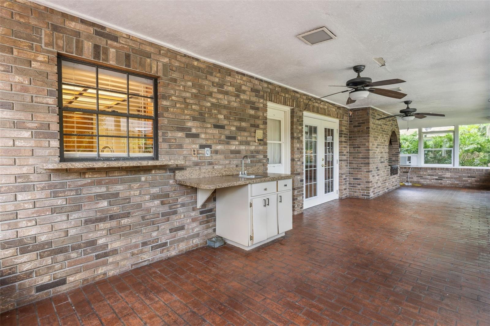 KINGS ROW - Residential