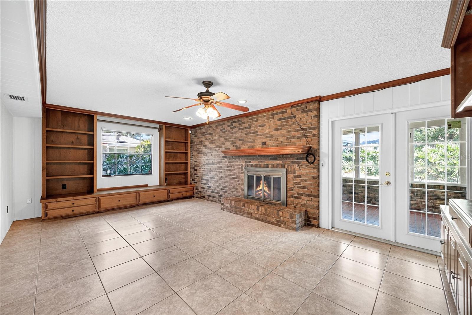 KINGS ROW - Residential