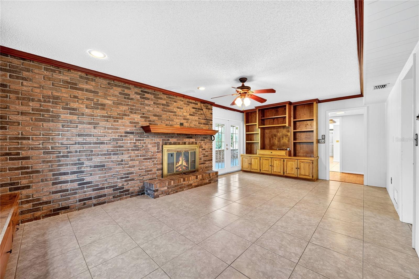 KINGS ROW - Residential