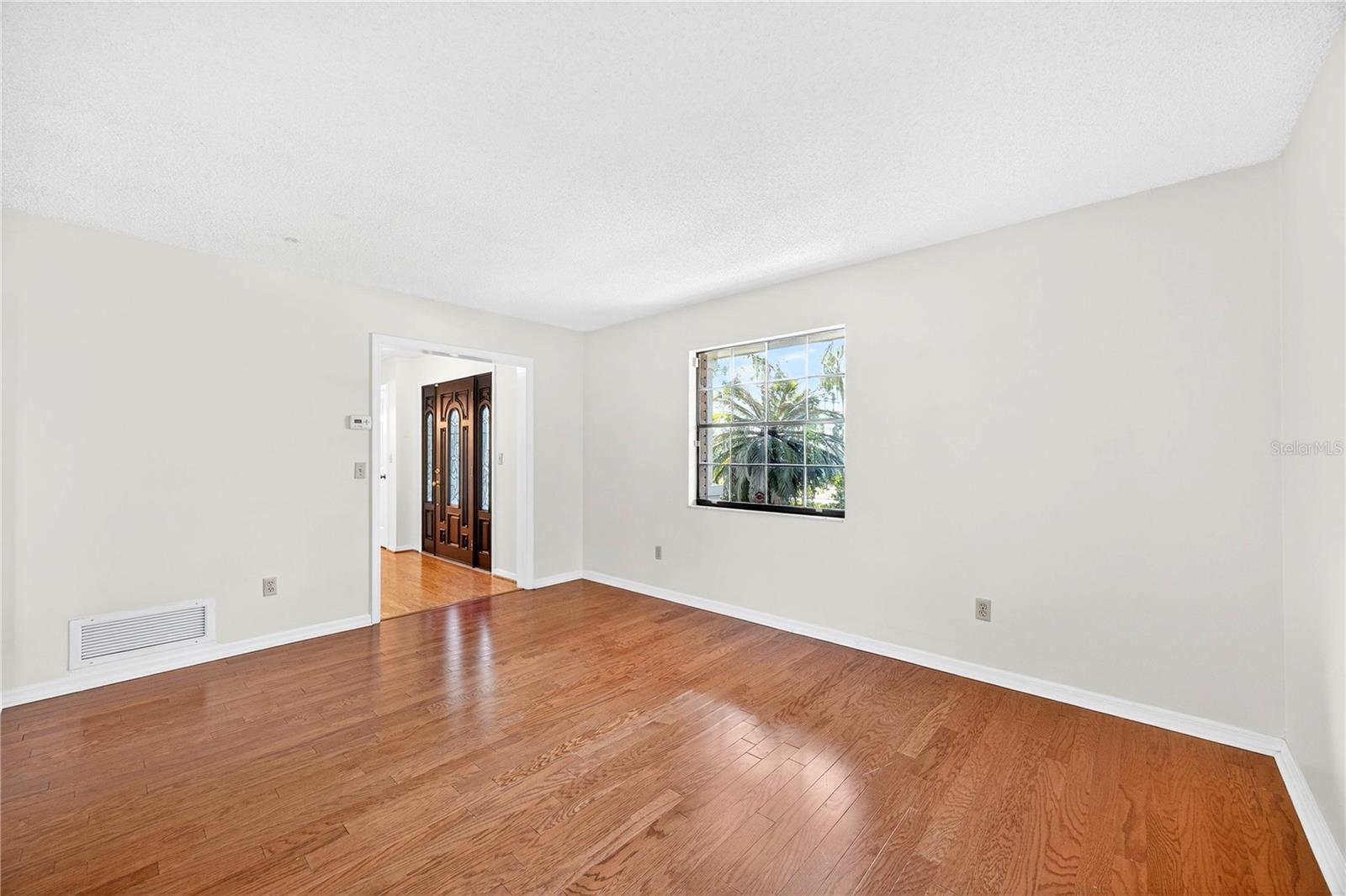 KINGS ROW - Residential