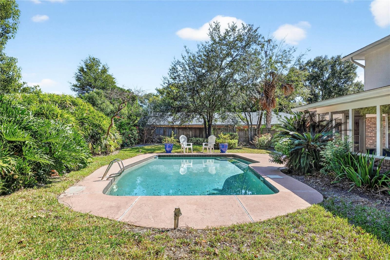 KINGS ROW - Residential