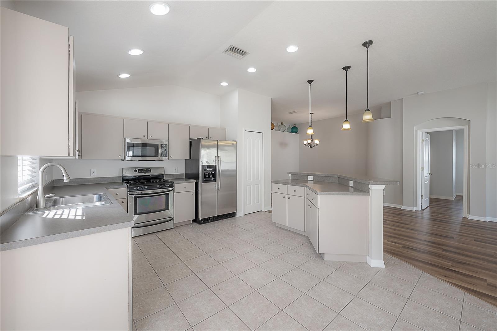 BLOOMINGDALE TRAILS - Residential Lease