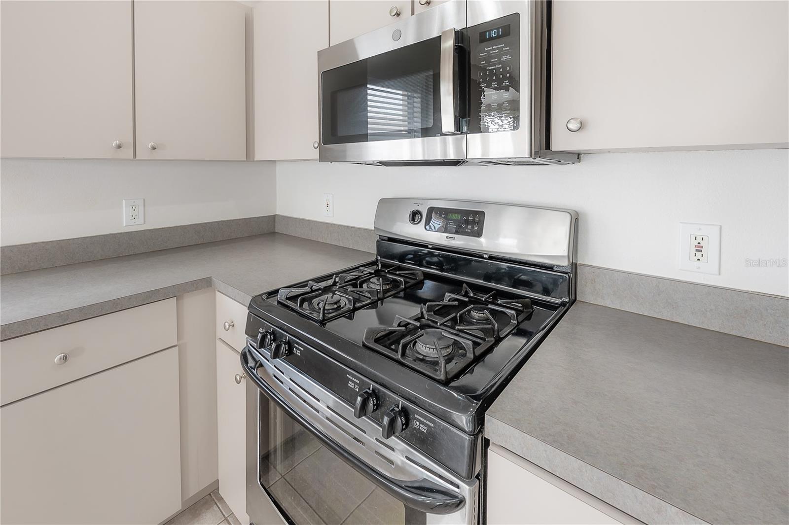 BLOOMINGDALE TRAILS - Residential Lease