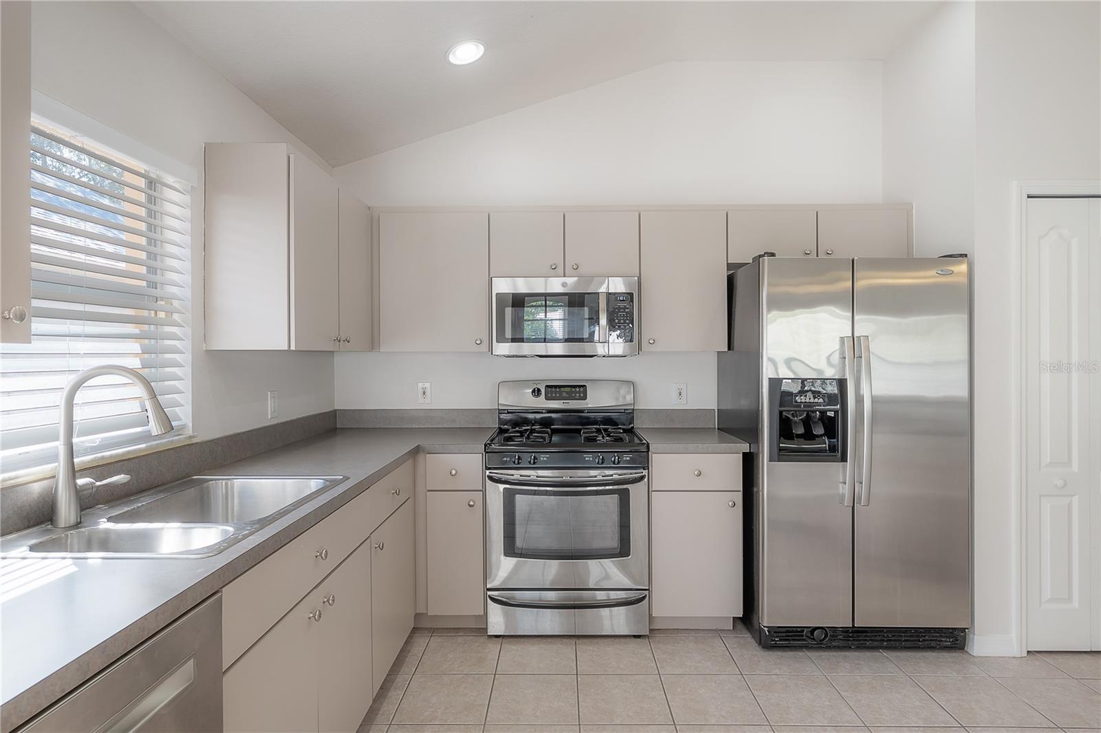 BLOOMINGDALE TRAILS - Residential Lease