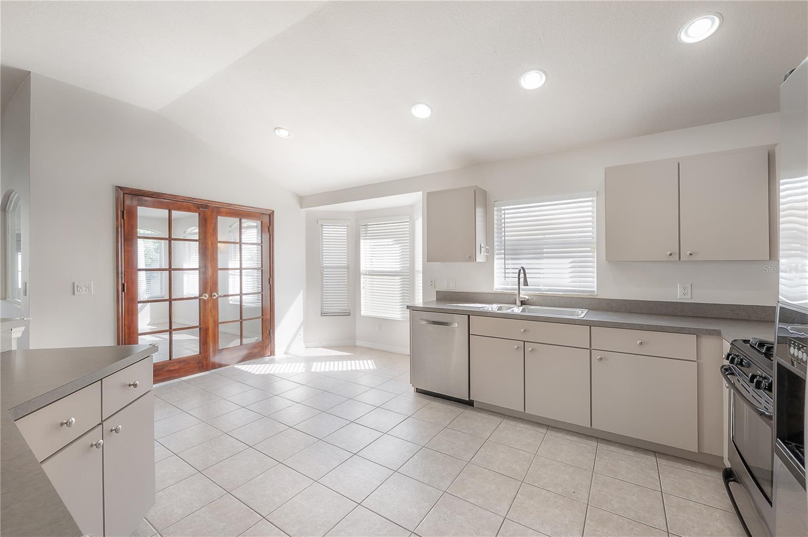 BLOOMINGDALE TRAILS - Residential Lease