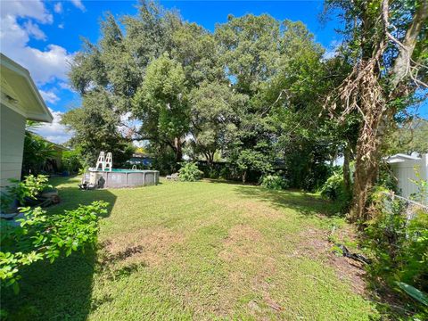 A home in WINTER HAVEN