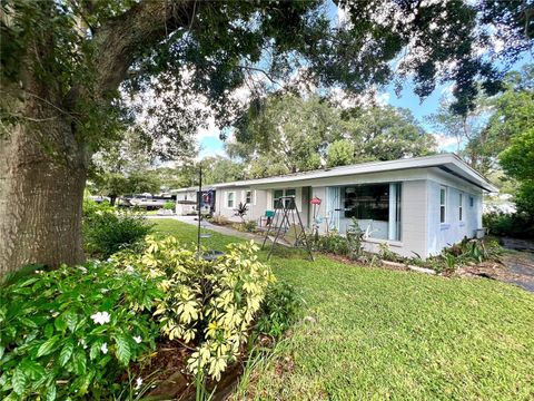 A home in WINTER HAVEN