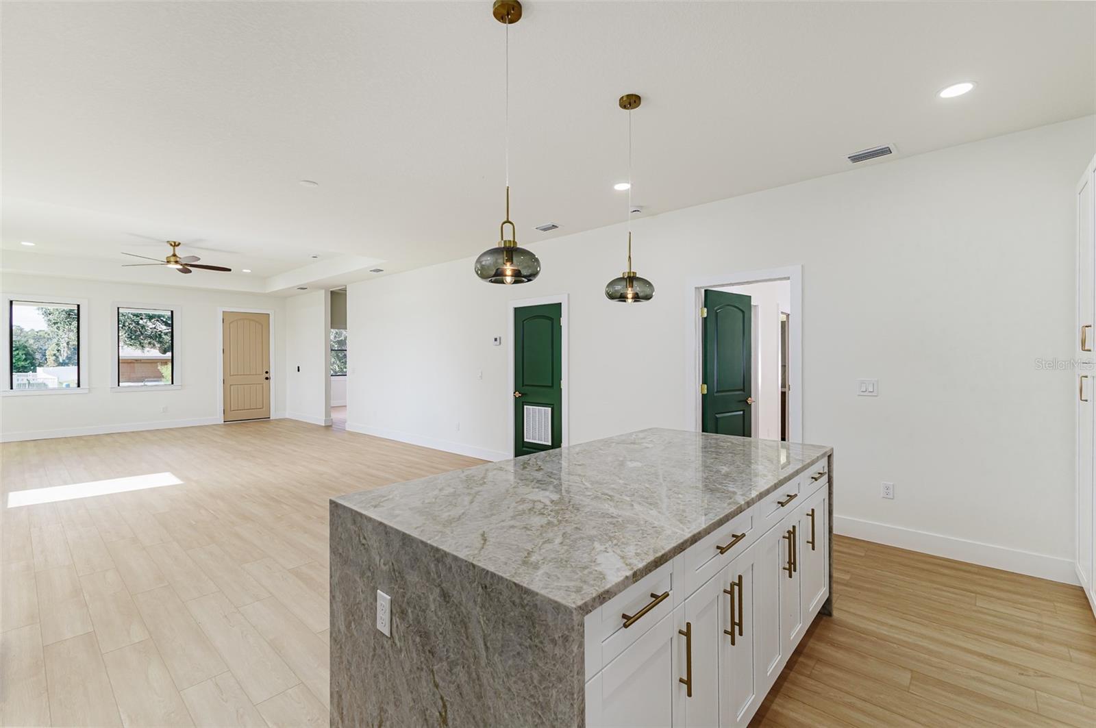 TEMPLE CREST SUB - Residential