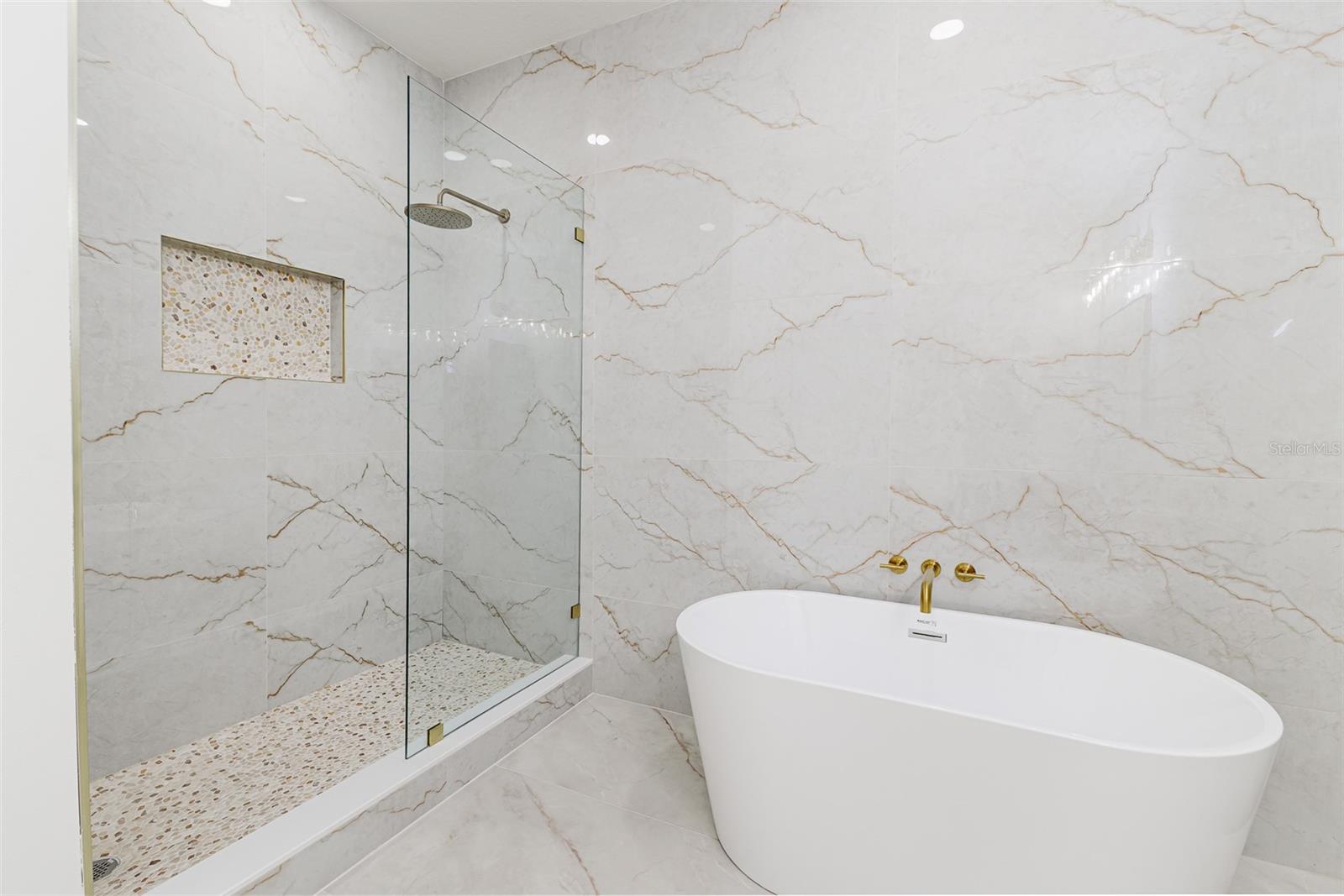 TEMPLE CREST SUB - Residential