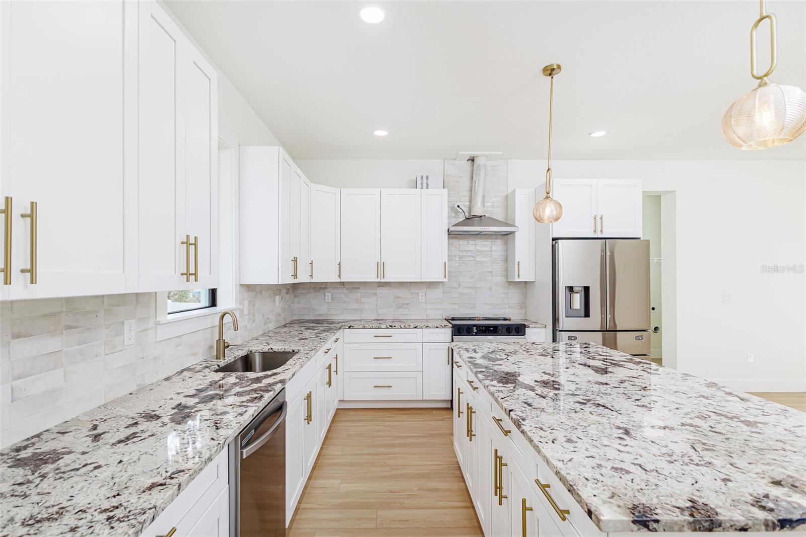 TEMPLE CREST SUB - Residential