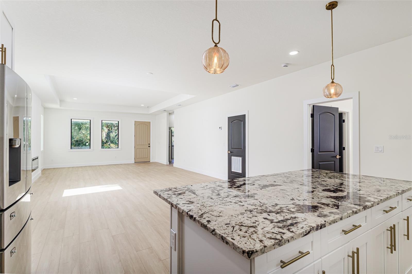 TEMPLE CREST SUB - Residential