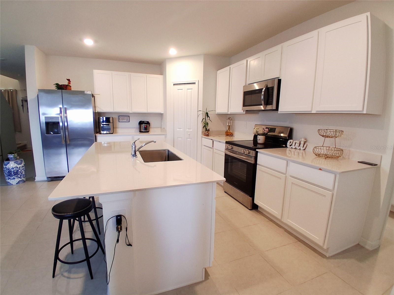 HUNT CLUB GROVES - Residential