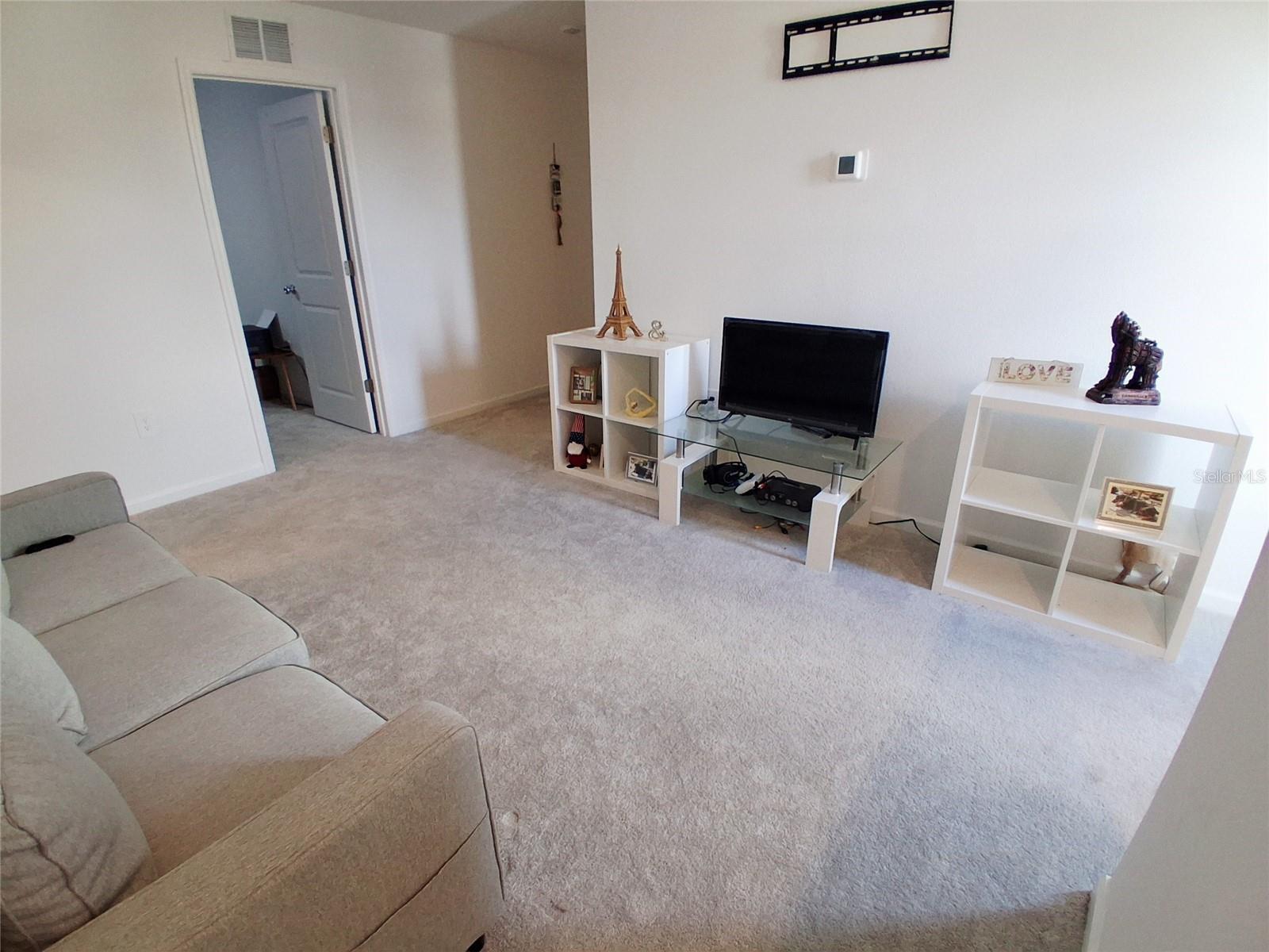 HUNT CLUB GROVES - Residential