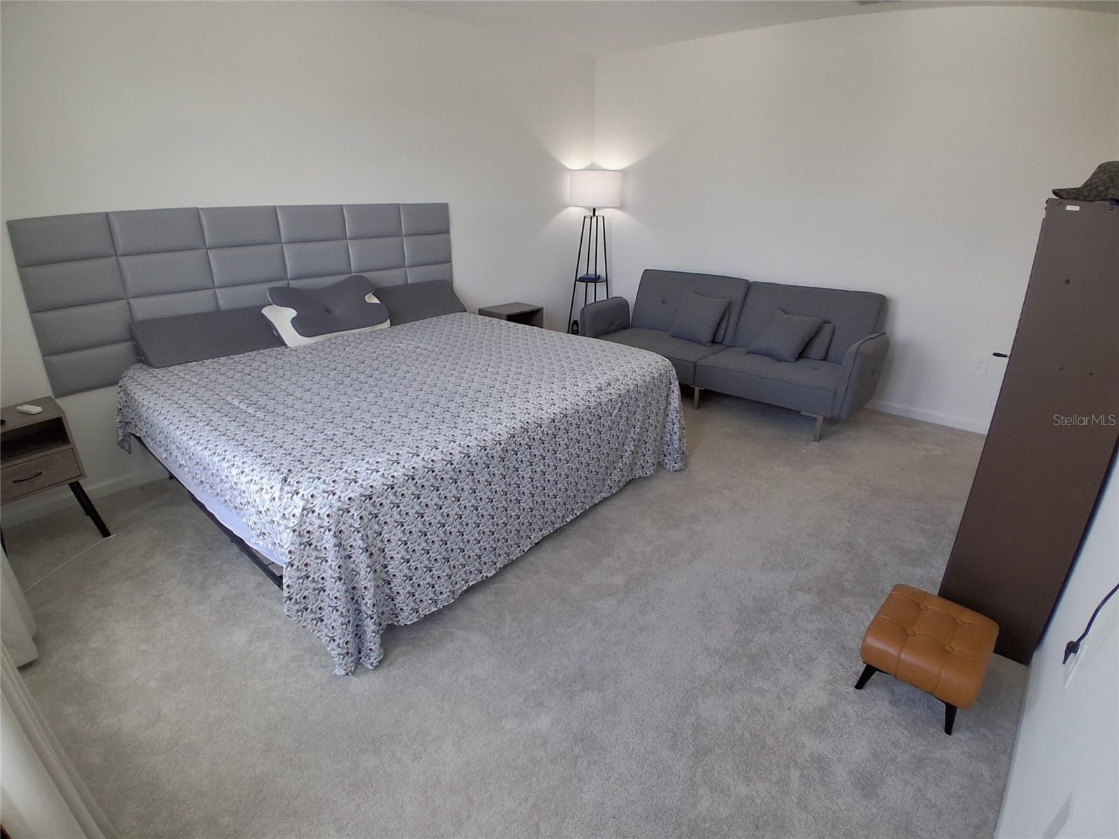 HUNT CLUB GROVES - Residential