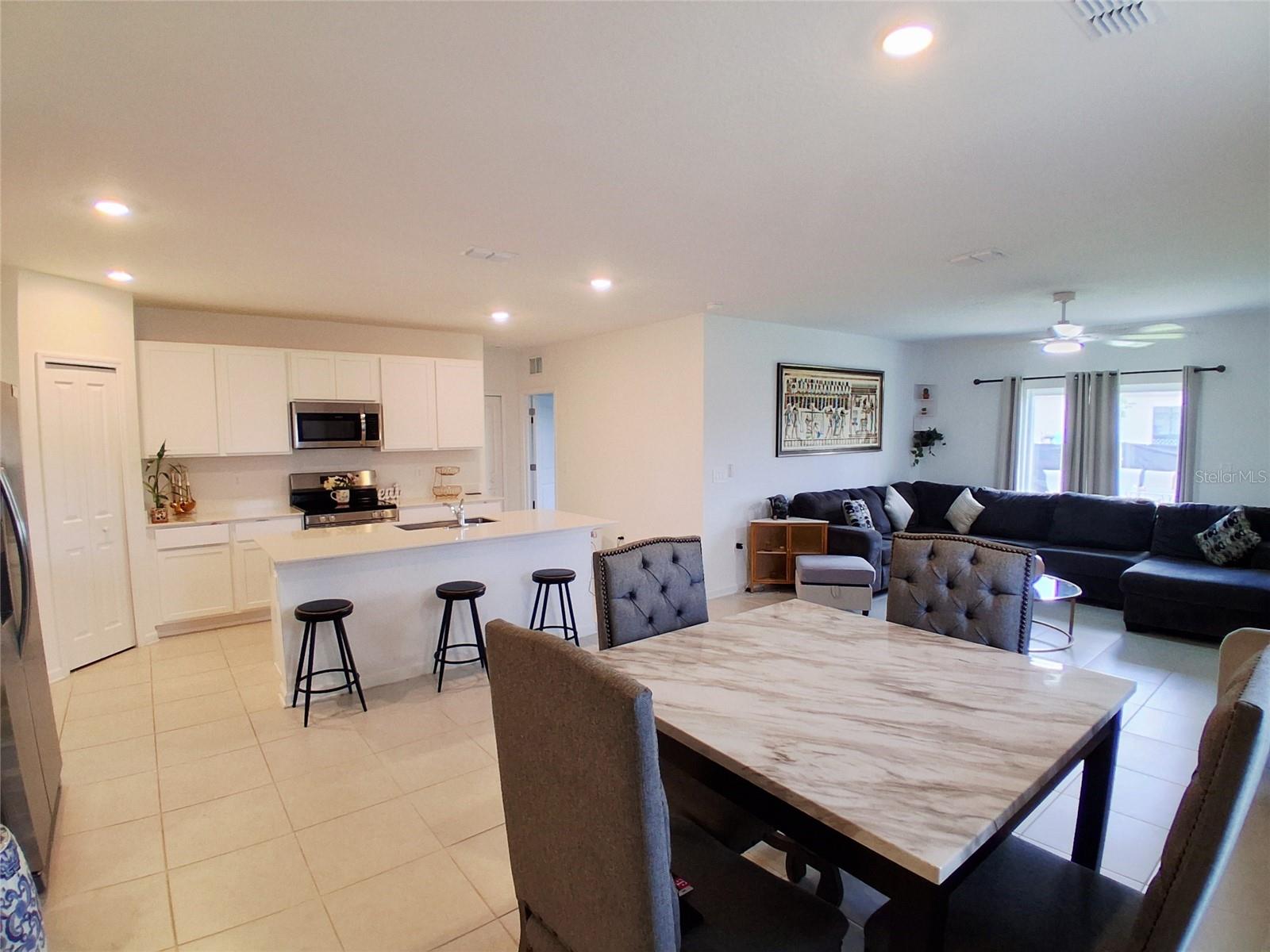 HUNT CLUB GROVES - Residential