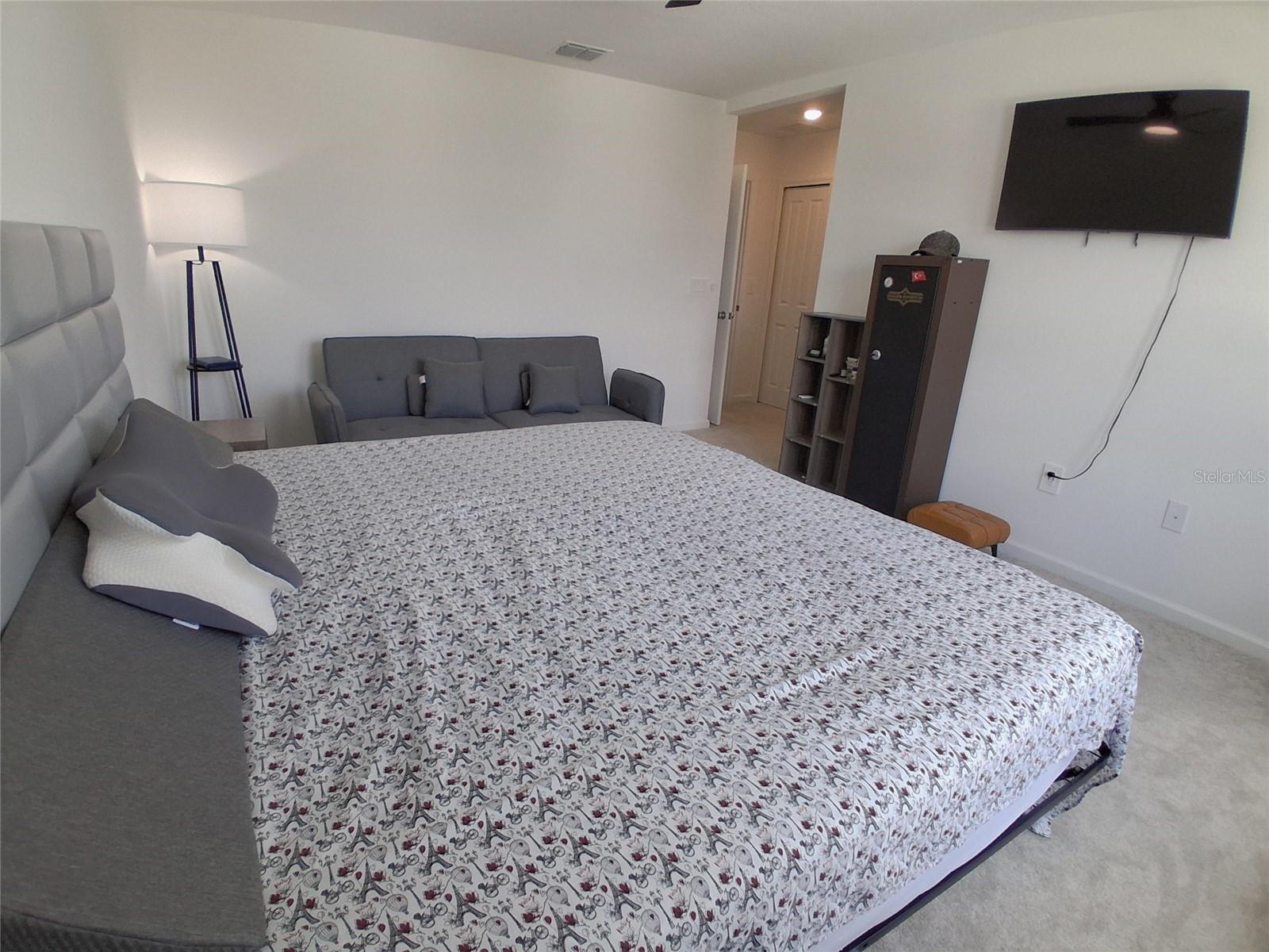 HUNT CLUB GROVES - Residential