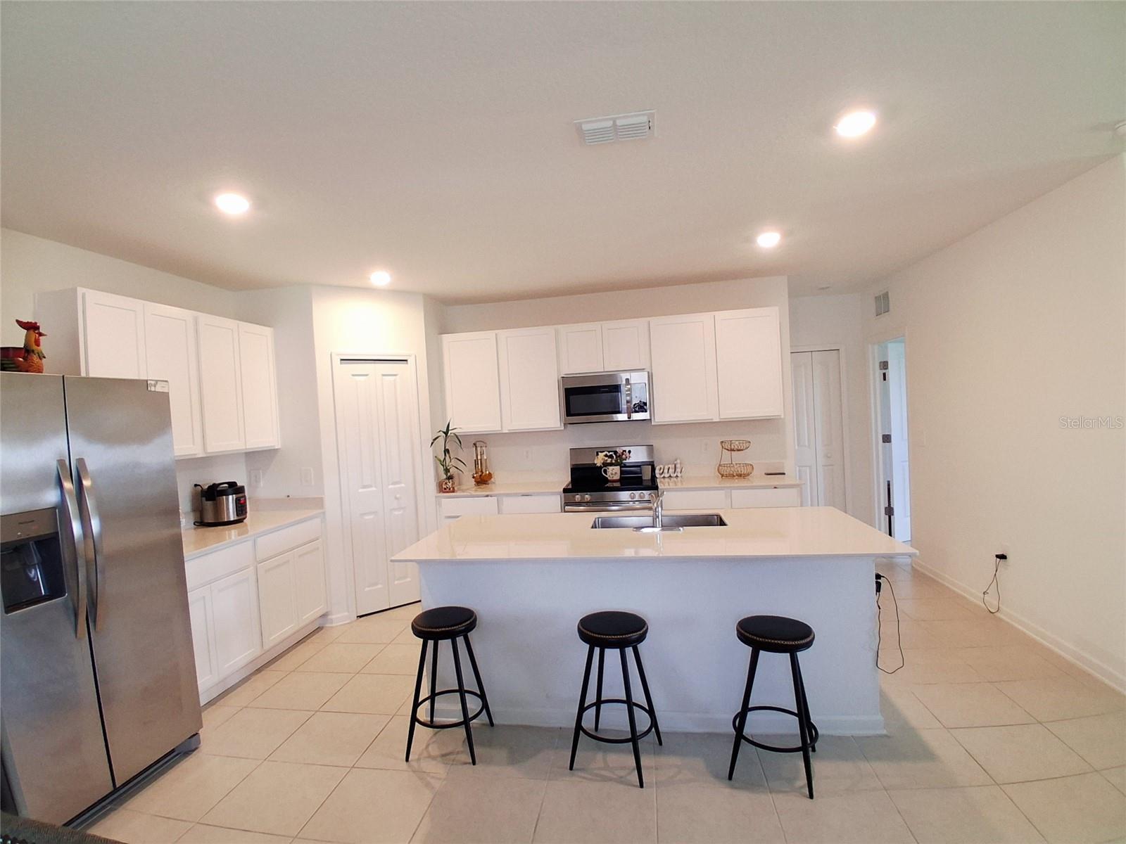 HUNT CLUB GROVES - Residential