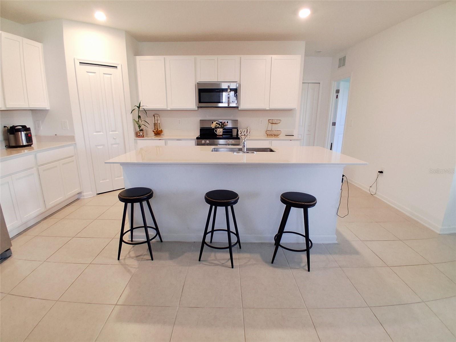 HUNT CLUB GROVES - Residential