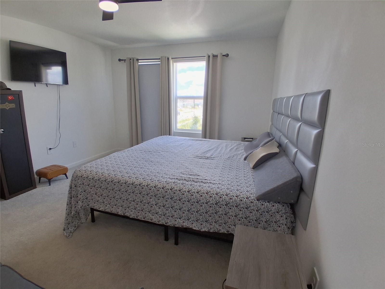 HUNT CLUB GROVES - Residential